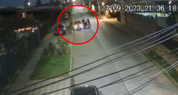 Buscan a delincuentes que robaron vehículos en Maipú y en Cerrillos: un auto fue recuperado