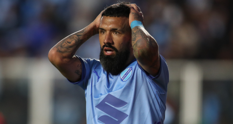 Ronnie Fernández arremete tras el caos en el fútbol boliviano.