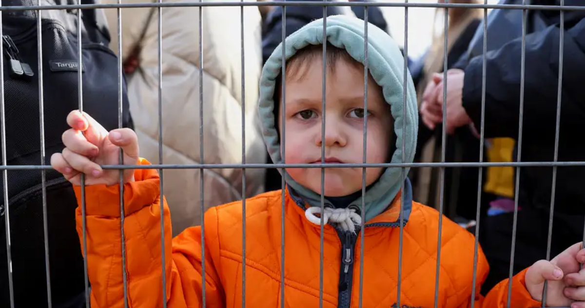 Moscú busca adoctrinar a niños ucranianos en zonas ocupadas: “Están dispuestos a morir por Rusia”