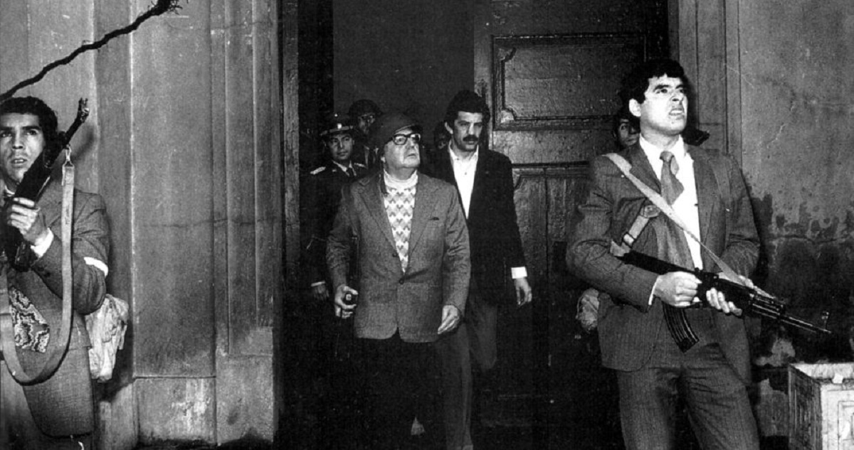 salvador allende en la moneda
