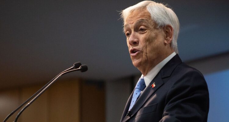 Piñera dice que nueva Constitución tiene que ser “fruto de acuerdos” y no “un programa de gobierno”