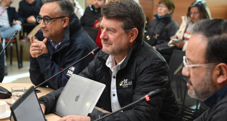 De cara a Santiago 2023: Gobierno de Santiago financia equipos de emergencia para la RM