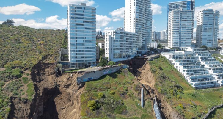 Socavón en Kandinsky Sernageomin