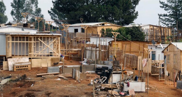 Toma de terrenos en Chorrillos sin desalojo pese a orden judicial