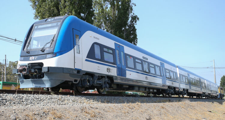 Empresa española acusa que estatal china que fabricará trenes para EFE en Chile hizo oferta temeraria