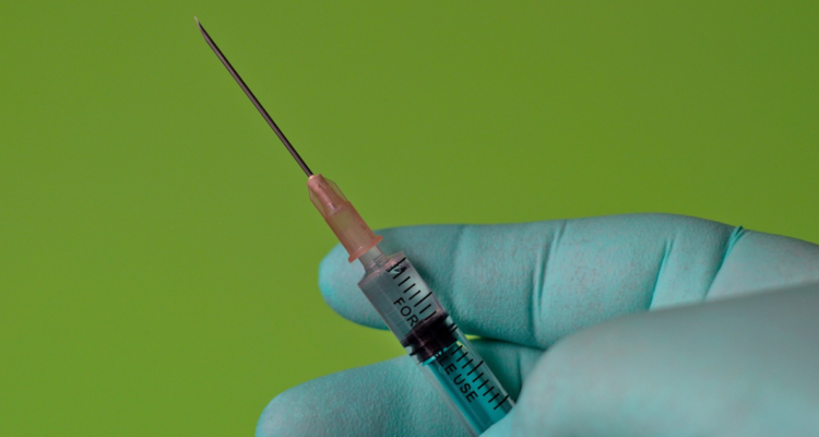 8 preguntas de padres frente al virus sincicial y posible aplicación de la vacuna recomendada por EMA