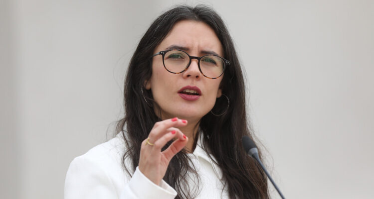 Vallejo defiende Gira Mejores Pensiones: “Los ministros no pueden estar encerrados en sus oficinas”
