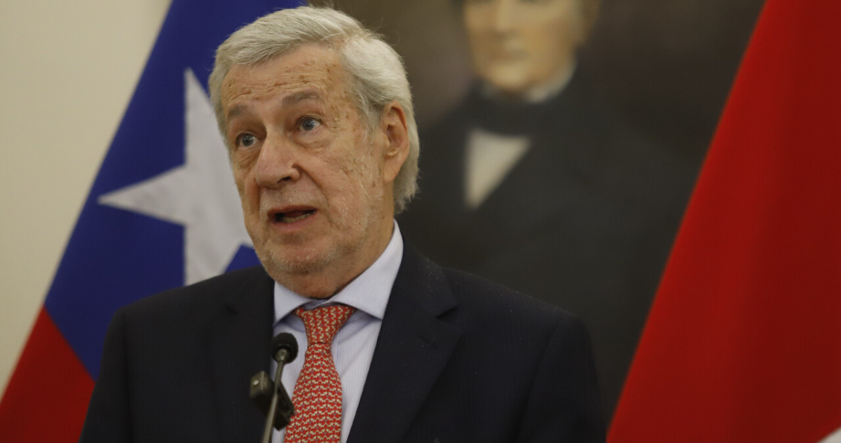Van Klaveren descarta persecusión previa a portonazo La víctima podría haber sido cualquiera