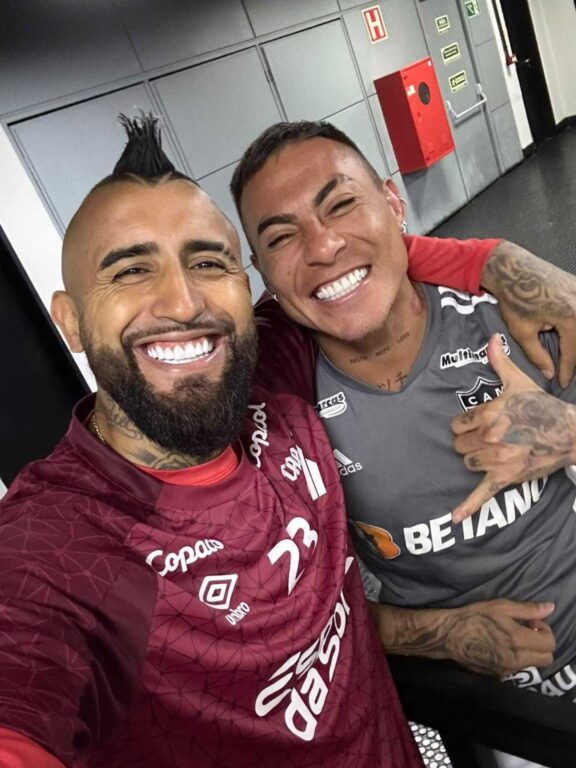 Arturo Vidal y Eduardo Vargas