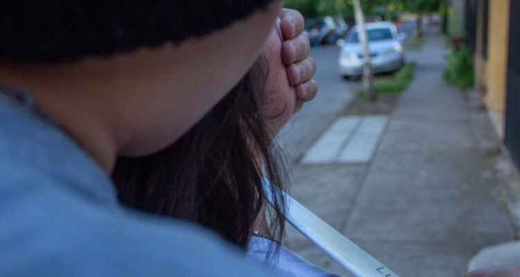 Denuncian que joven de 21 años fue asaltada, secuestrada y violada en Maipú