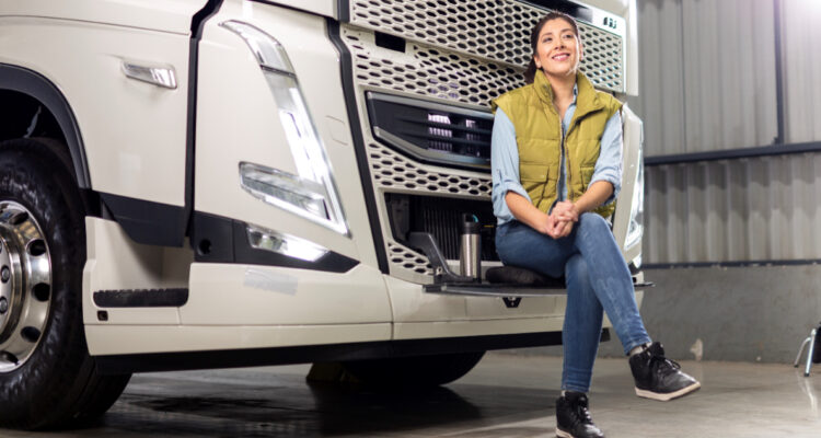 Programa “Iron Women” de Volvo impulsa participación femenina en la industria del transporte de carga