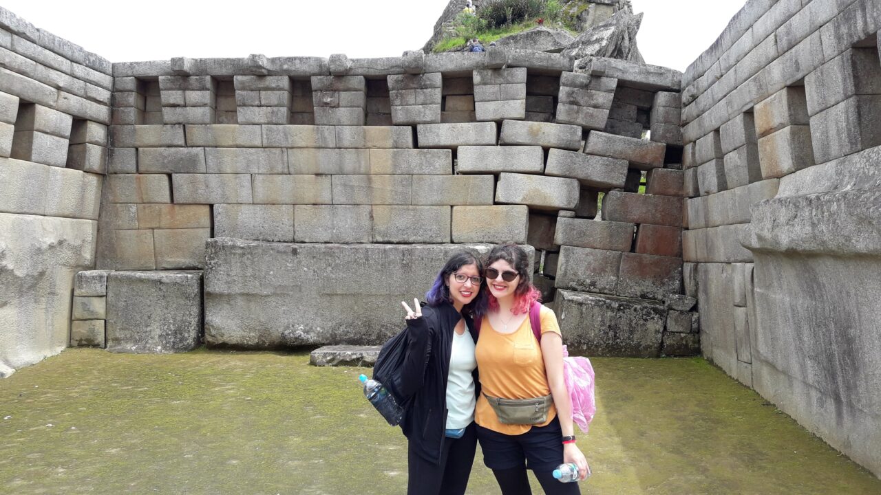 Turistas ruinas de Machu Picchu
