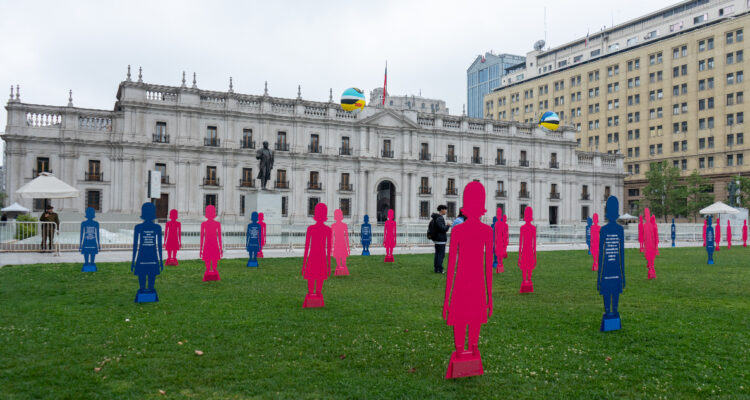 Activación en La Moneda: La Voz de Los Pacientes busca concientizar sobre brecha en cáncer de mama
