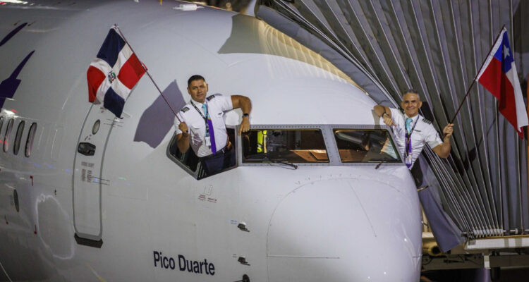 Aterriza en Chile el primer vuelo de Arajet, la aerolínea low cost de República Dominicana