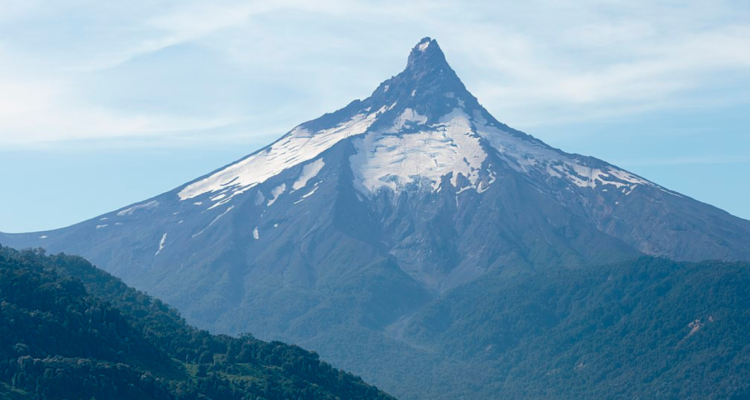 Dos fallecidos y un herido deja fatal accidente en la cumbre del Volcán Puntiagudo