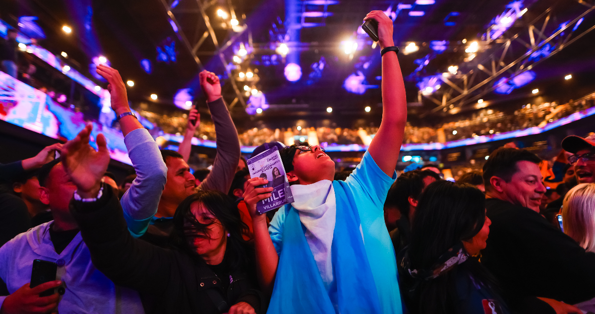Dolarizar o no, el dilema que quita el sueño a los argentinos en previa a elegir a su nuevo presidente