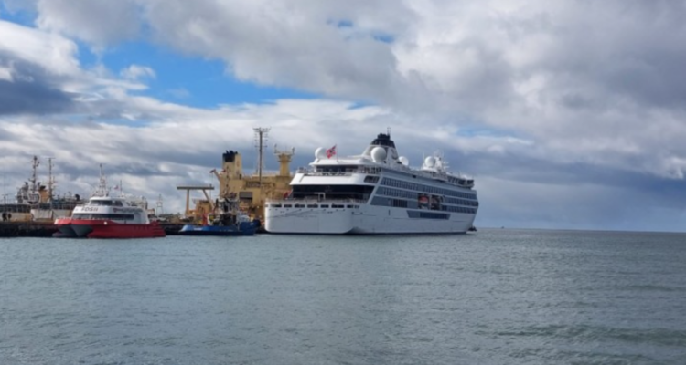 Arribo de Viking Octantis inaugura temporada de cruceros en Magallanes