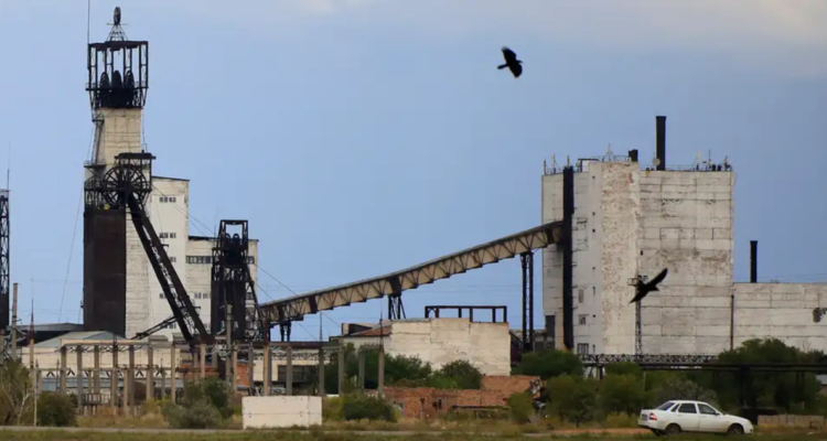 Aumentan a 42 los muertos tras explosión en mina de Kazajistán