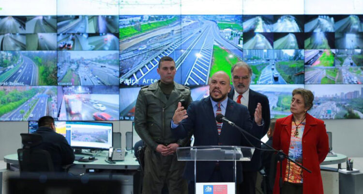 Robos violentos en autopistas de la RM han disminuido un 23,3%, según autoridades