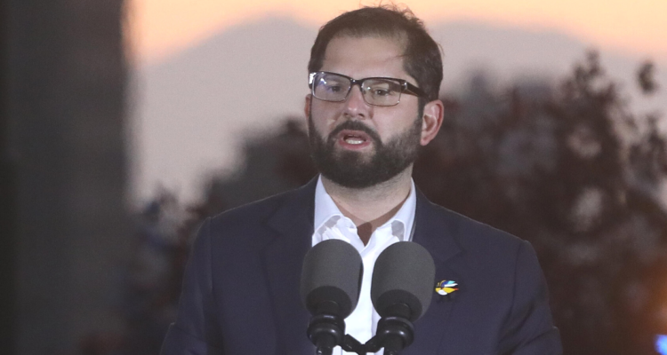 Boric endurece tono: condena “brutales atentados” de Hamas y “ataques indiscriminados” de Israel