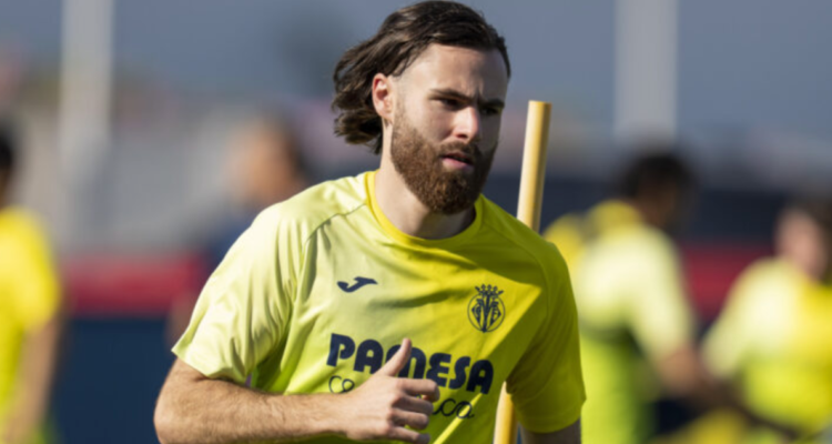 Ben Brereton deberá esperar para disputar su duelo ante el Maccabi Haifa de Israel.