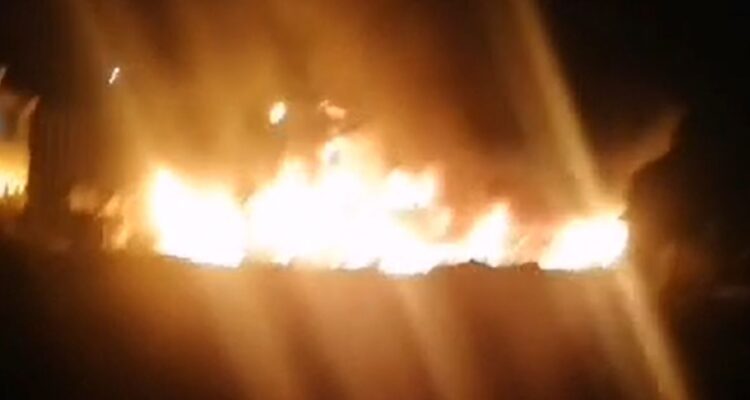 Los Lagos: queman al menos dos camiones durante ataque incendiario en ruta hacia San Juan de la Costa