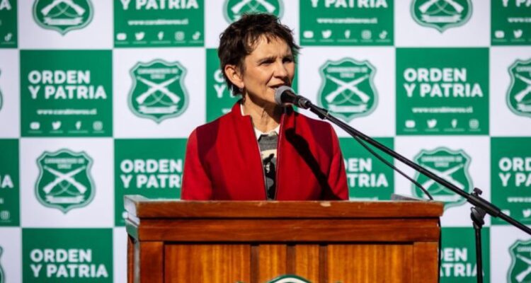Carolina Tohá participa de entrega de vehículos de CARABINEROS
