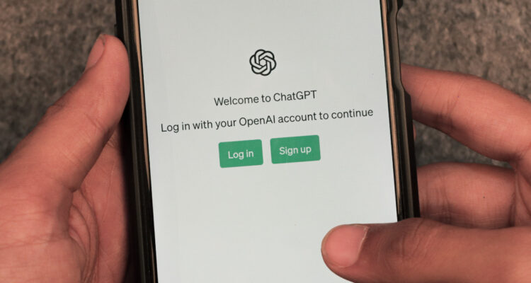 Expertos advierten que ChatGPT podría ser engañado para generar código malicioso y ciberataques