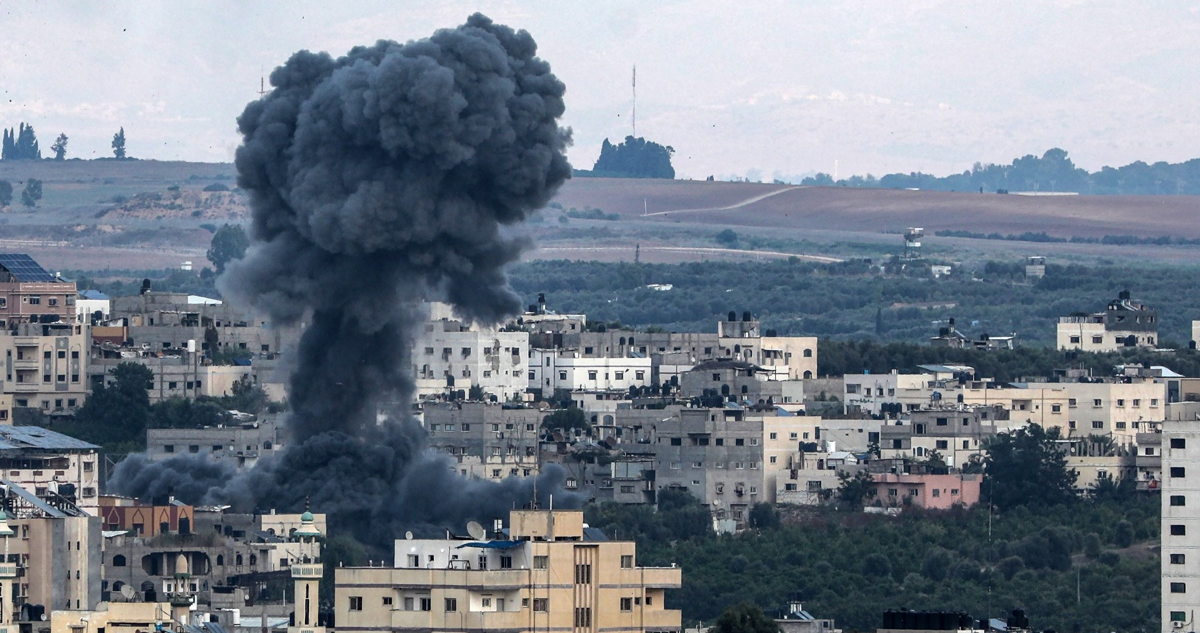 Fotografía de un ataque en una zona de Gaza por parte de fuerzas israelíes.