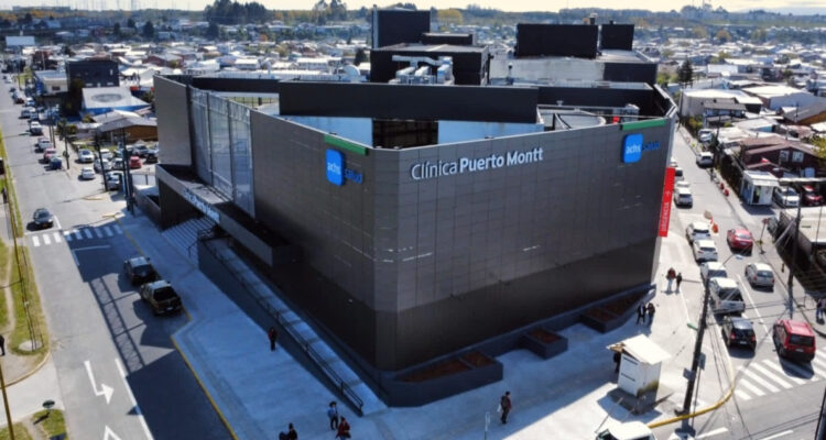Inauguran nueva infraestructura de Clínica Puerto Montt Achs Salud: es la más moderna de Los Lagos