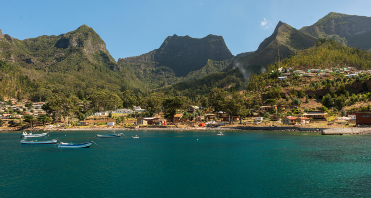 Cobros por envío y retiro de cajas en Juan Fernández