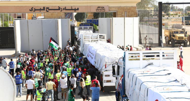 Comienza la entrada de ayuda humanitaria en Gaza