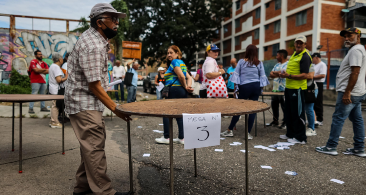 Comienzan elecciones primarias de la oposición en Venezuela