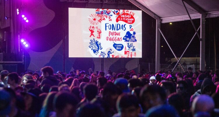 Contraloría ordena proceso disciplinario en Municipalidad de Santiago por fondas del 2022