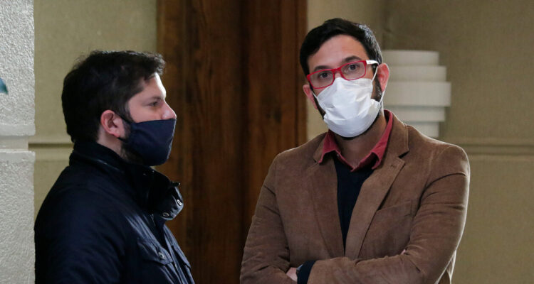 Ausencia de Crispi en comisión por Caso Convenios: Oficialismo acusa intento por salpicar a Boric