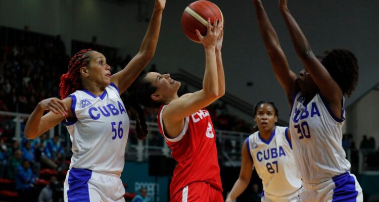Cuba venció a Chile en básquetbol femenino de Santiago 2023
