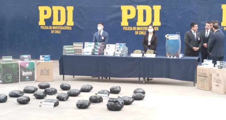Decomisan más de $1.200 millones en drogas y cigarrillos que serían vendidos en la RM