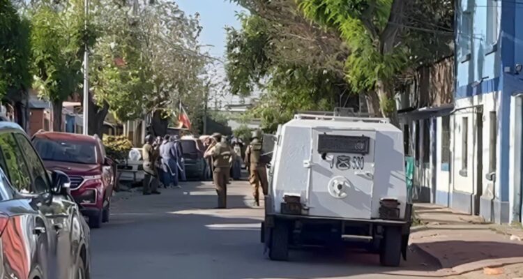 Desalojan vivienda en Estación Central por hacinamiento: encontraron drogas en su interior