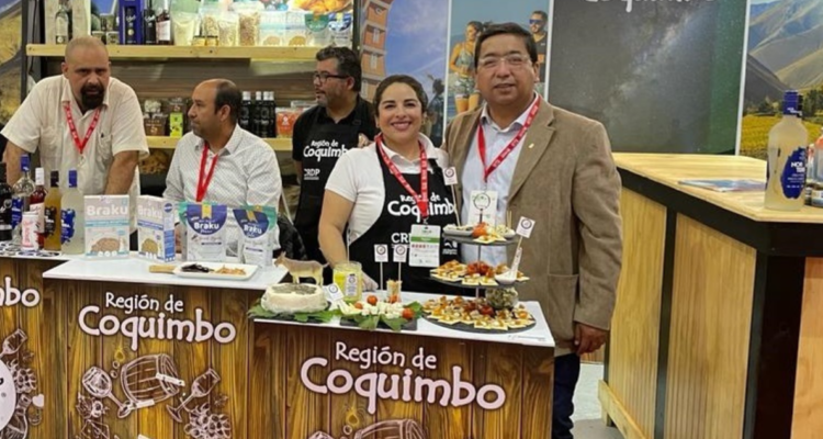 Coquimbo campeón: Tras competencia gastronómica en Ecuador, chilena ganó la Copa América del Queso