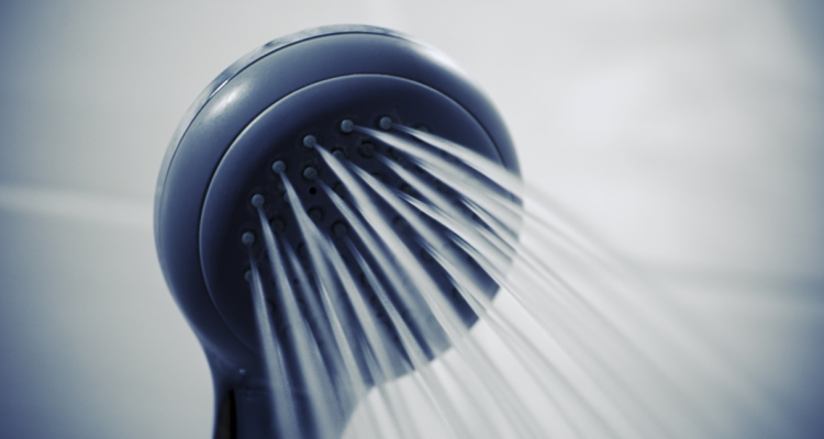 ¿Me baño o no me baño? he ahí el dilema: Dermatólogos se refieren a si hay que ducharse o no a diario