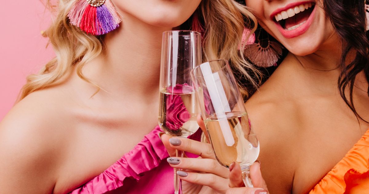 Cuáles son los efectos del alcohol en la piel y cuáles son los 5 consejos para mantenerla hidratada luego de consumirlo
