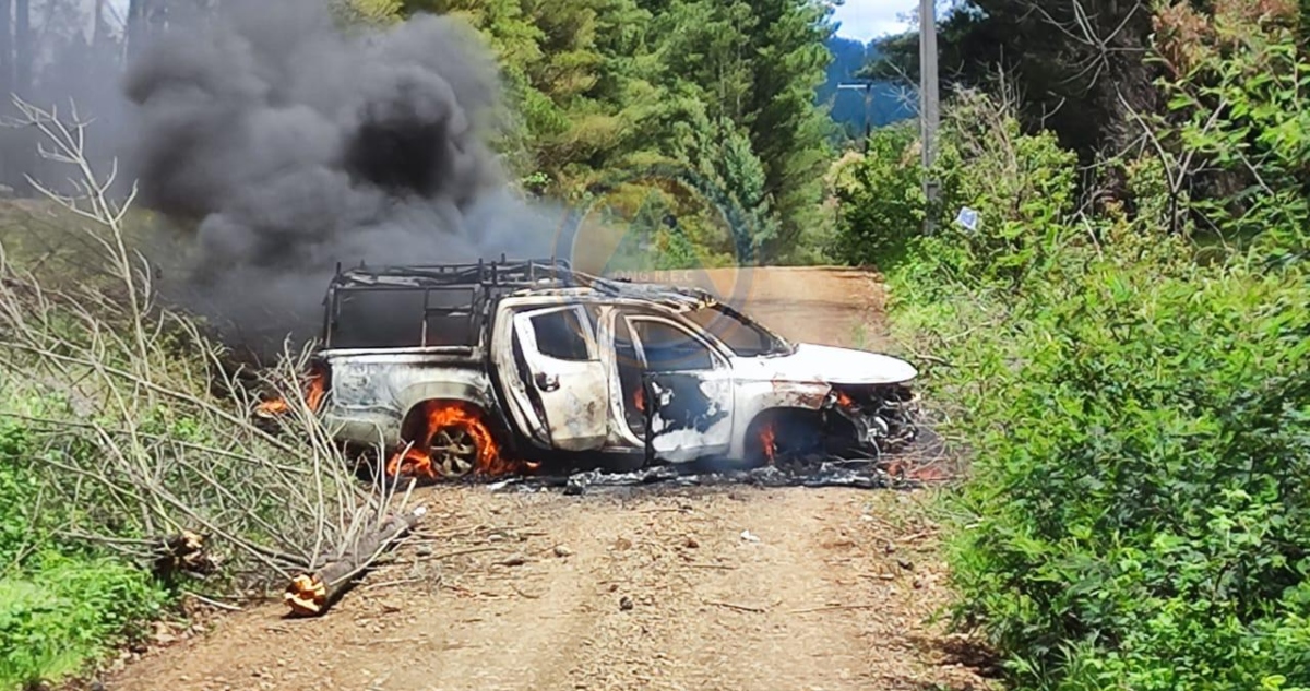 Encapuchados queman camioneta en ruta entre Collipulli y Ercilla