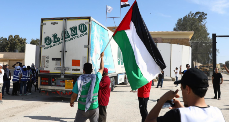 Entra el mayor convoy de ayuda humanitaria en la Franja de Gaza