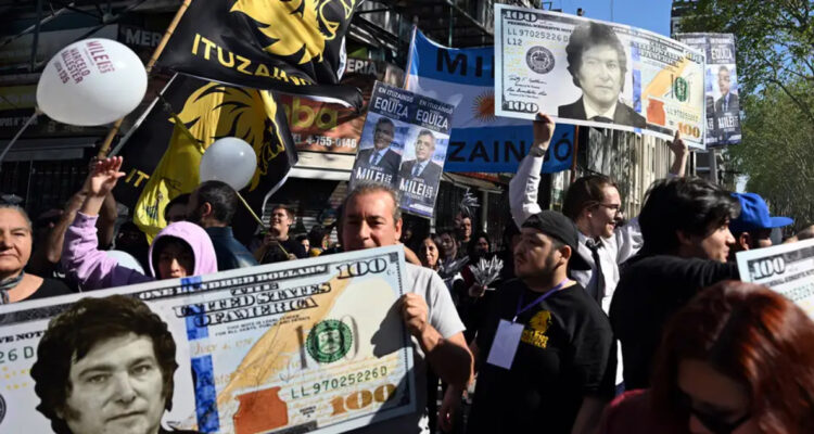 ¿Es viable la dolarización en Argentina?: Los secretos del programa radical y libertario de Milei