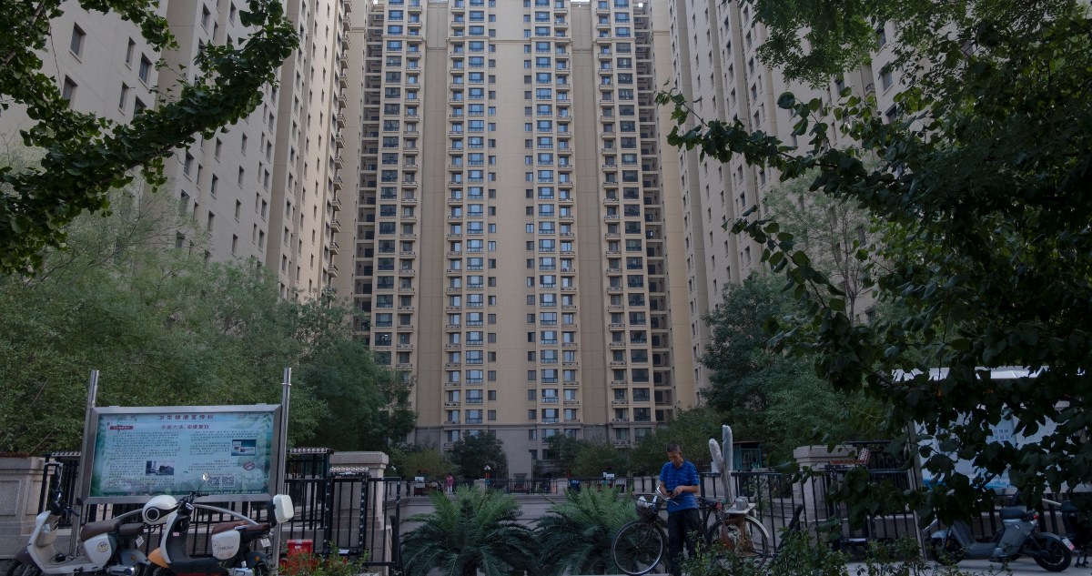 Evergrande se dispara en la Bolsa en medio de la intrigante vigilancia en la que está su presidente