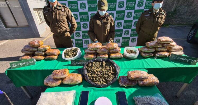 Desbaratan banda narcotraficante que mantenía $420 millones en drogas: operaba en la RM y Valparaíso