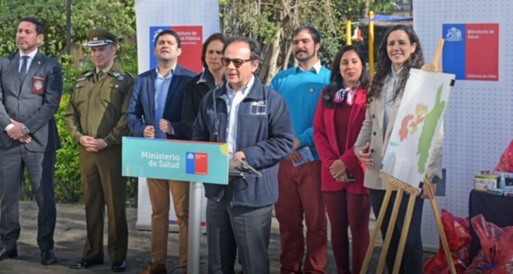 Exdirector del ISP ignora petición de ministra de Salud y se niega a presentar su renuncia voluntaria