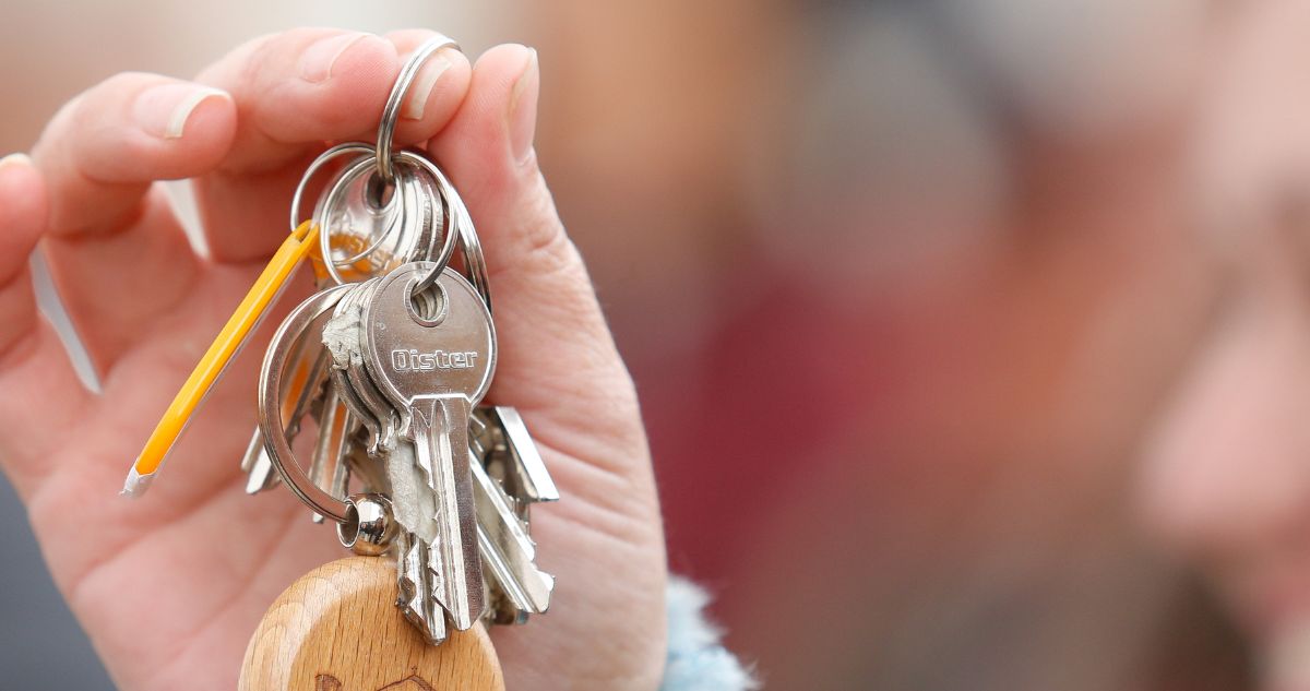 Qué son las contribuciones en Chile o impuesto territorial, quiénes y cuándo lo pagan y qué es la exención a la primera vivienda principal propuesta en el borrador de nueva constitución.