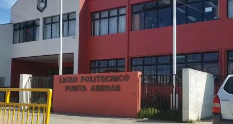 expulsión alumno arma de fuego