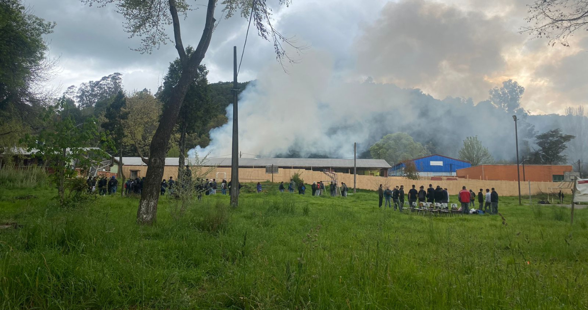 foto-incendio-liceo-la-araucania-temuco.png